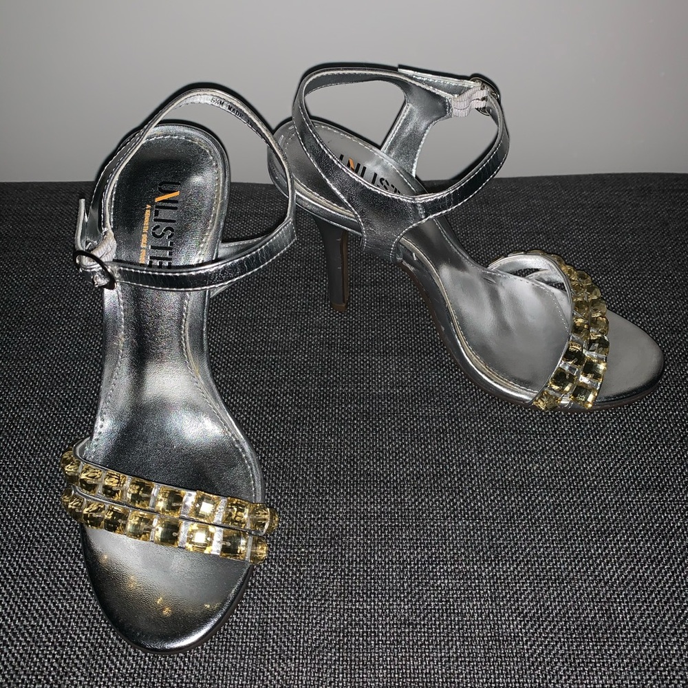 Unlisted by Kenneth Cole Size 5.5 NWOT Silver&Gold